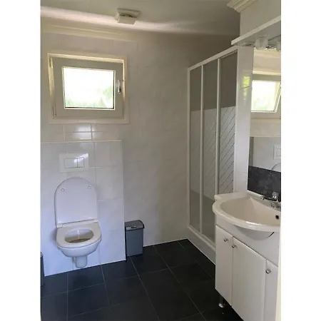 Chalet Minicamping De Lindenhoeve - Alpaca Nistelrode